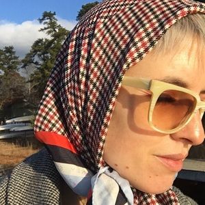 Meet your Posher, Isabel